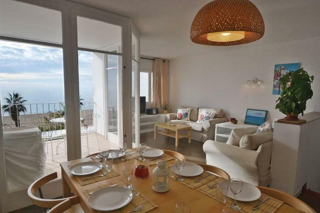 Apartament Duplex En Frente De La Playa Al Lado De Barcelona Canet De Mar Zewnętrze zdjęcie